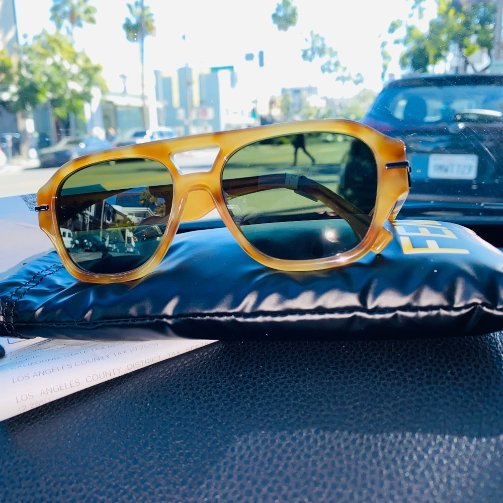 Fendi FE40130I Sunglasses Unisex